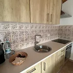Шале One Bedroom With Private Bathroom And Kitchen *