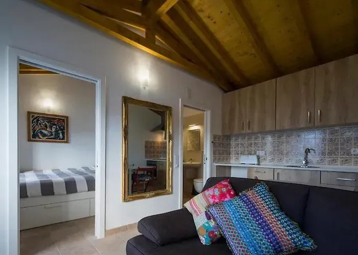 Шале One Bedroom With Private Bathroom And Kitchen