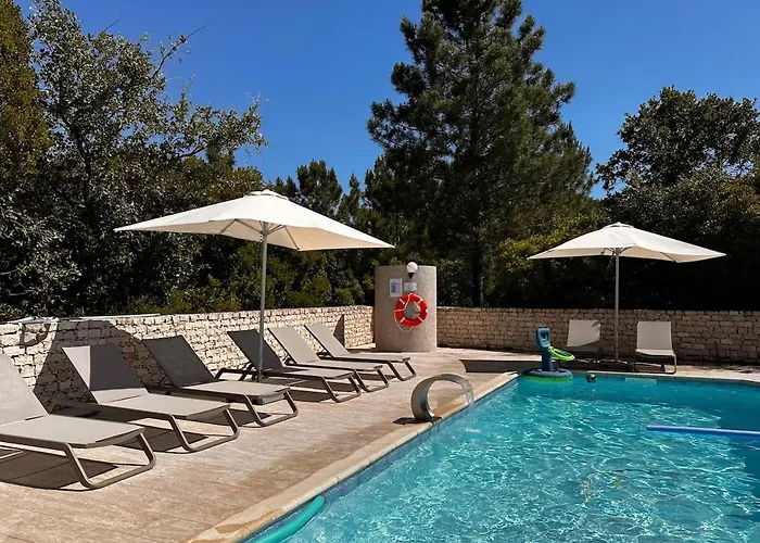 Шале One Bedroom With Private Bathroom And Kitchen Алкобаса