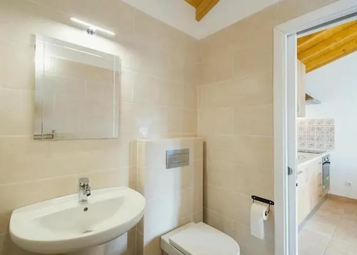 One Bedroom With Private Bathroom And Kitchen 알코바카